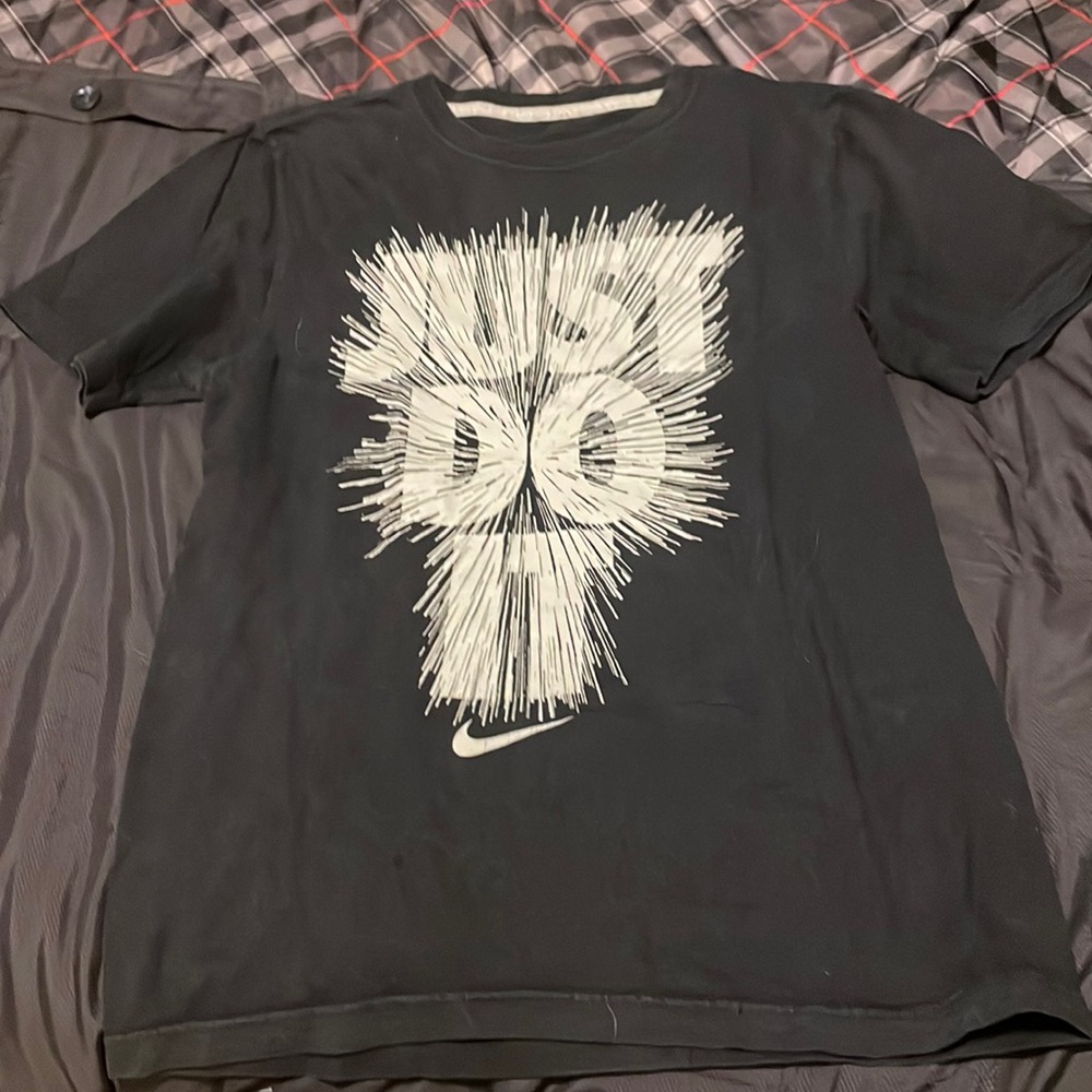 Small Nike tshirt